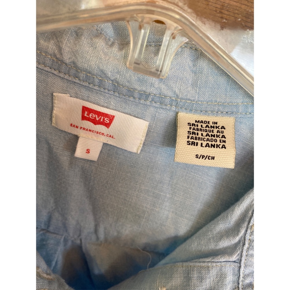 Levi’s Tie-Front Denim Shirt - Picture 4 of 6